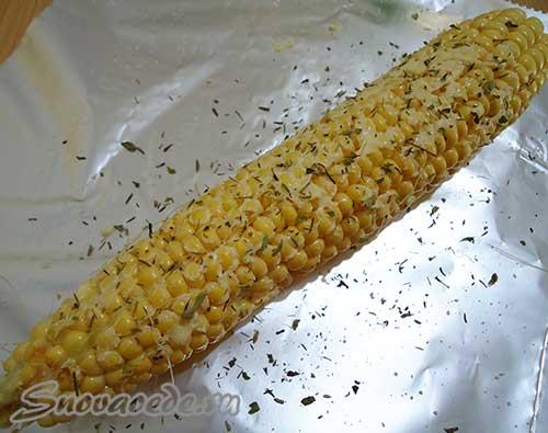 Кукуруза кусочками в духовке. Как приготовить кукурузу в духовке