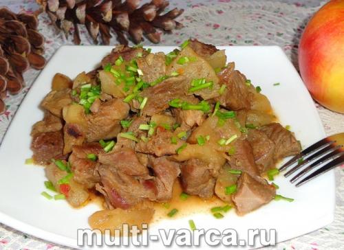 Индейка с яблоками в мультиварке