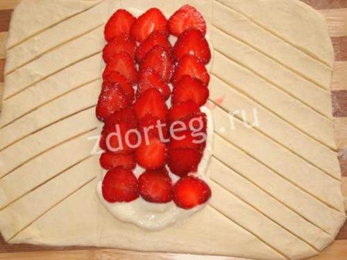 Косичка с начинкой из слоеного теста. 07 Косичка с начинкой из слоеного теста. 07