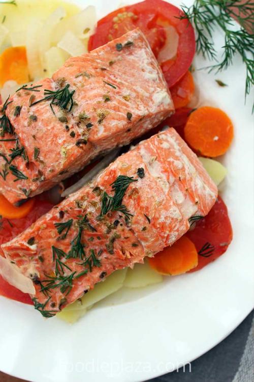 Лосось с овощами тушеный. Лосось тушеный с овощами