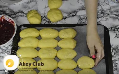 Заварное тесто для пирожков с вишней. Пирожки с вишней из дрожжевого теста