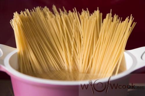 Фетучини с песто и курицей. Фетучини с курицей Alfredo con pollo 03 Фетучини с песто и курицей. Фетучини с курицей Alfredo con pollo 03