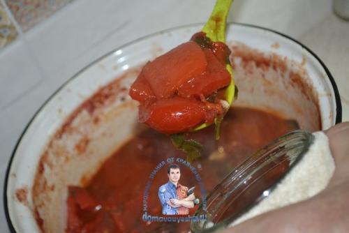 Лечо с чесноком и зеленью. Лечо из помидор и перца на зиму. С зеленью и чесноком