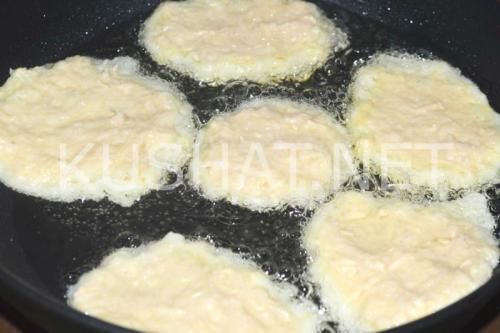 Драники с сыром пошаговый рецепт. Картофельные драники с сыром. Пошаговый рецепт с фото