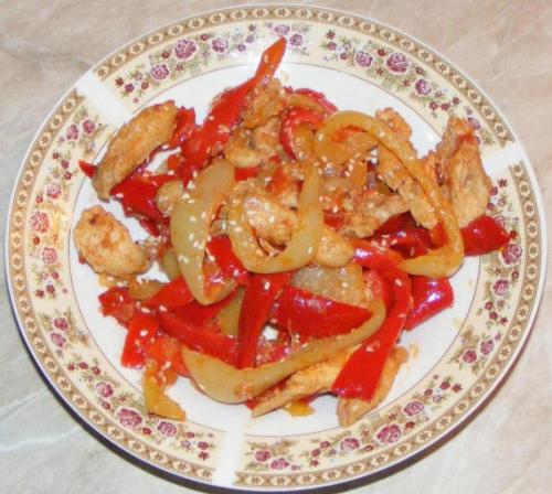 Курица с кунжутом и овощами