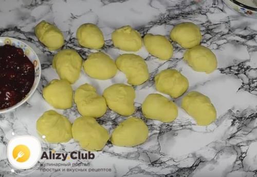 Заварное тесто для пирожков с вишней. Пирожки с вишней из дрожжевого теста