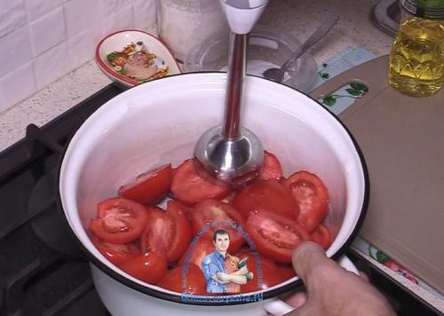 Лечо с чесноком и зеленью. Лечо из помидор и перца на зиму. С зеленью и чесноком