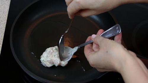 Оладьи из мяса курицы с крахмалом впрок. Описание