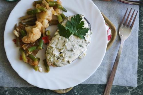 Лосось тушеный в сметане. Лосось в сметанном соусе