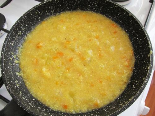 Каша с кабачком. Кукурузная каша с кабачком, морковью и луком