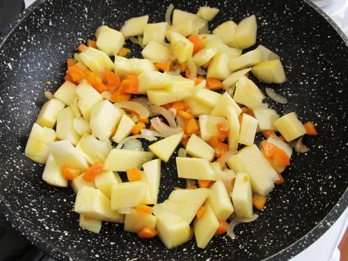 Каша с кабачком. Кукурузная каша с кабачком, морковью и луком