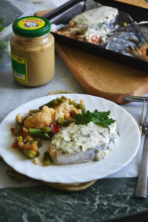 Лосось тушеный в сметане. Лосось в сметанном соусе