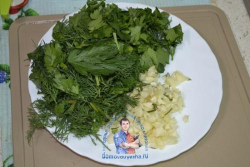 Лечо с чесноком и зеленью. Лечо из помидор и перца на зиму. С зеленью и чесноком