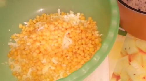 Салат с крабовыми палочками. Как варить рис для салата с крабовыми палочками