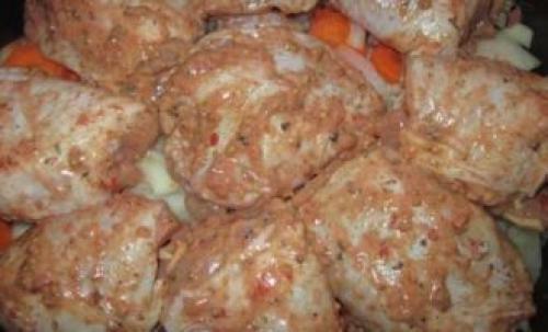 Куриные бедра в духовке. Пошаговый рецепт куриных бедер с хрустящей корочкой