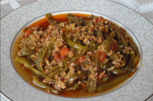 Фарш с фасолью в томатном соусе: вкусно и быстро ( 4 фото )