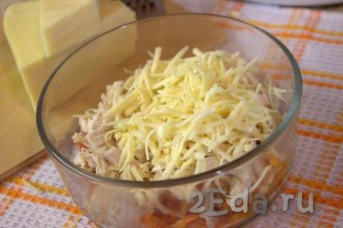 Салат с курицей болгарским перцем и корейской морковью. Салат с корейской морковью, курицей и болгарским перцем