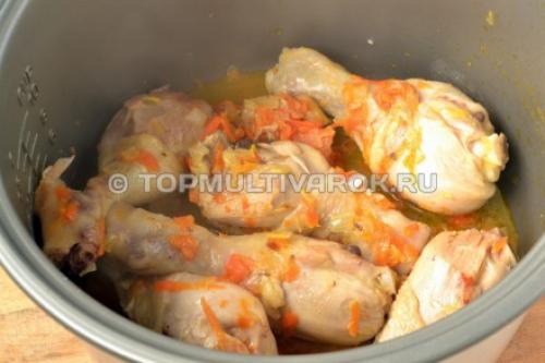 Тушеная капуста с куриными ножками в мультиварке. Куриные голени с капустой