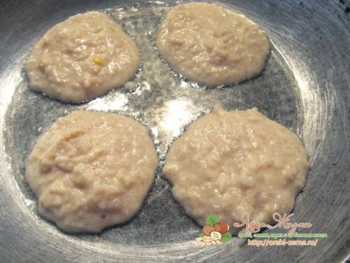 Оладьи из рисовой каши. Необычные и вкусные рисовые оладьи из каши с яблоком — простой рецепт