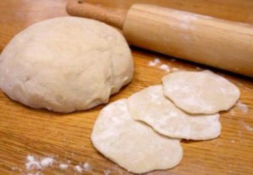 Тесто для вареников которое не рвется. Тесто для вареников с картошкой, чтобы не разваривались
