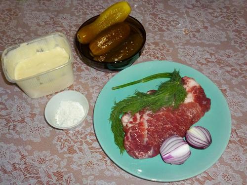 Азу из свинины с солеными огурцами. Необычное азу из свинины с солеными огурцами