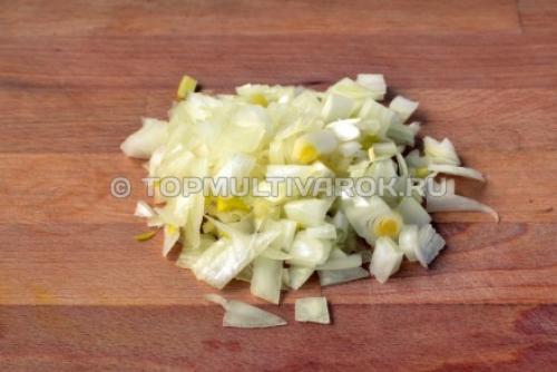 Тушеная капуста с куриными ножками в мультиварке. Куриные голени с капустой