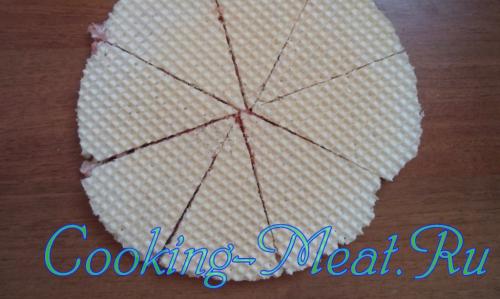 Бутерброды с фаршем в кляре. Вафельные коржи с фаршем в кляре