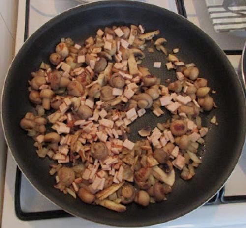 Картошка с ветчиной и грибами в духовке. Картофель, запечённый с ветчиной и шампиньонами