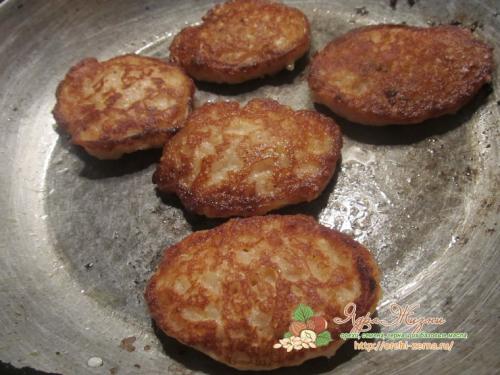 Оладьи из рисовой каши. Необычные и вкусные рисовые оладьи из каши с яблоком — простой рецепт