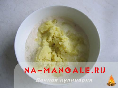 Хлеб с сырым картофелем. Итальянский картофельный хлеб из Гарфаньяна в духовке