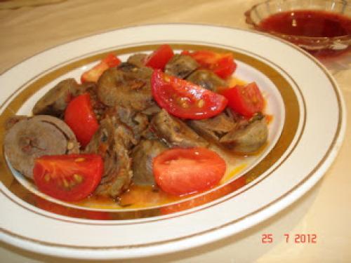 Куриные сердечки в гранатовом соусе. Тушеные сердечки с помидорами и соусом гранатовый глинтвейн