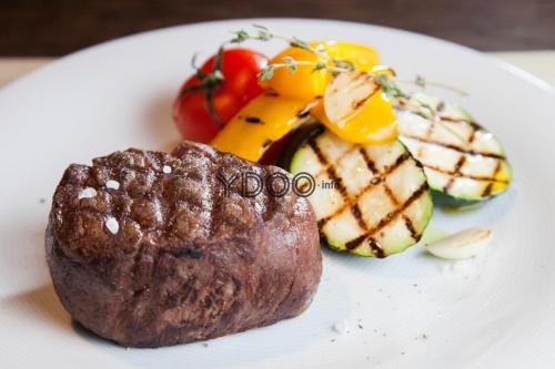 Стейк антрекот из говядины. Ингредиенты для антрекота из говядины (2 порции) 19