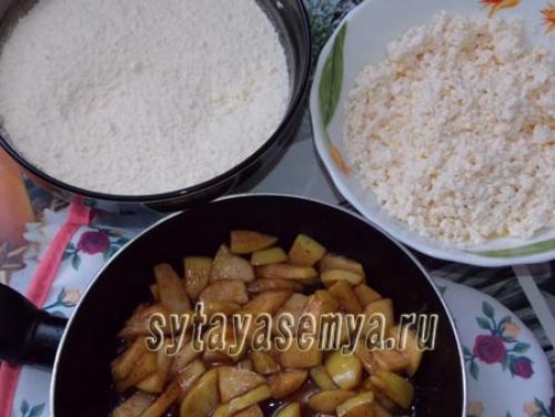 Насыпной пирог с творогом и яблоками. Насыпной яблочно-творожный пирог