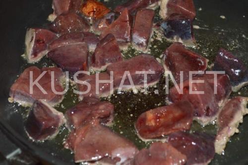 Печень с черносливом в вине. Тушеная свиная печень с черносливом. Пошаговый рецепт с фото