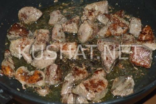 Печень с черносливом в вине. Тушеная свиная печень с черносливом. Пошаговый рецепт с фото