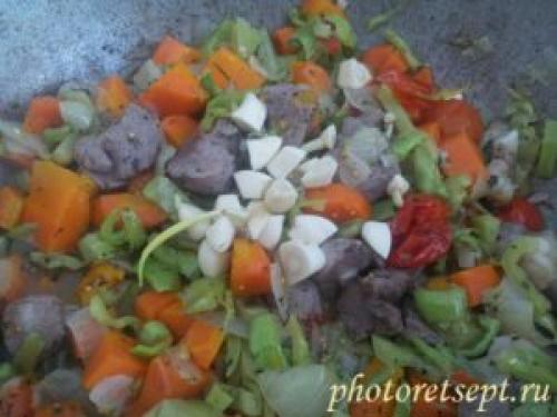 Мясо с овощами.