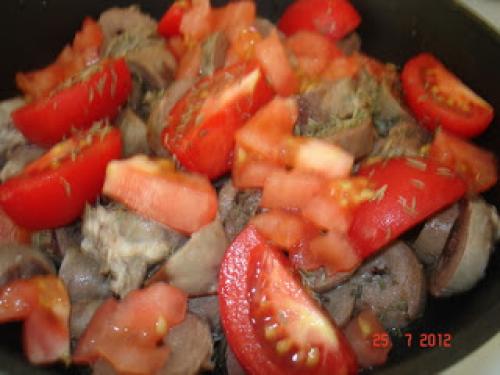 Куриные сердечки в гранатовом соусе. Тушеные сердечки с помидорами и соусом гранатовый глинтвейн