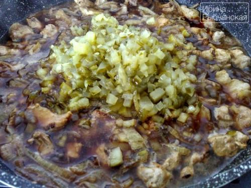 Подлива из свинины с солеными огурцами. Рецепт свинины с солеными огурцами с пошаговыми фото