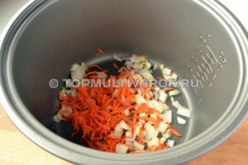 Тушеная капуста с куриными ножками в мультиварке. Куриные голени с капустой