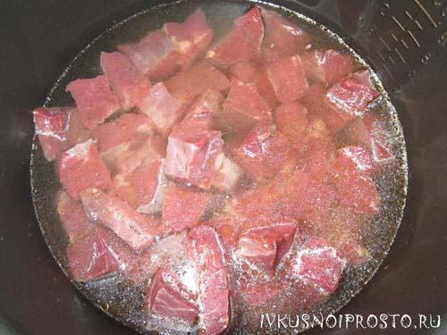 Говяжье сердце с овощами в мультиварке. Говяжье сердце в мультиварке