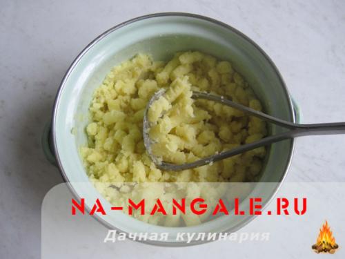 Хлеб с сырым картофелем. Итальянский картофельный хлеб из Гарфаньяна в духовке