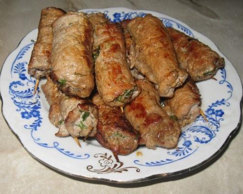 Мясные пальчики из говядины с начинкой. Пальчики из свинины в духовке