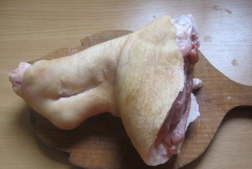 Рулька вареная в пиве и запеченная в духовке. Свиная рулька, запеченная в пиве по-баварски с квашеной капустой и медом