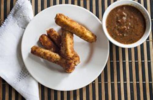 Сыр во фритюре без панировки. Закуски к пиву: горячие сырные палочки в панировке