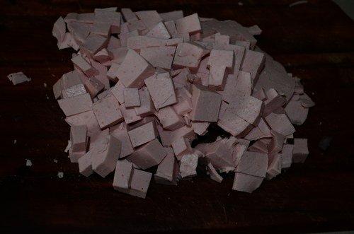 Салат с колбасой и маринованными опятами. Очень вкусный салат с маринованными опятами и колбасой — фото рецепт