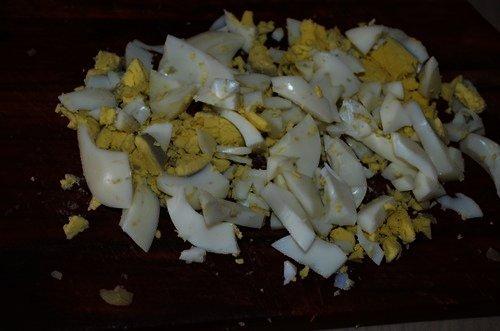 Салат с колбасой и маринованными опятами. Очень вкусный салат с маринованными опятами и колбасой — фото рецепт