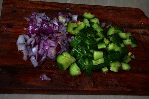 Салат с колбасой и маринованными опятами. Очень вкусный салат с маринованными опятами и колбасой — фото рецепт