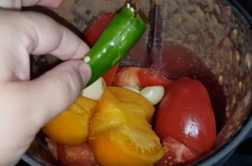 Лечо пальчики оближешь с чесноком. Как приготовить лечо из болгарского перца с чесноком и помидорами (рецепт с зеленью)
