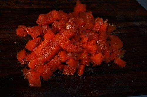 Салат с колбасой и маринованными опятами. Очень вкусный салат с маринованными опятами и колбасой — фото рецепт