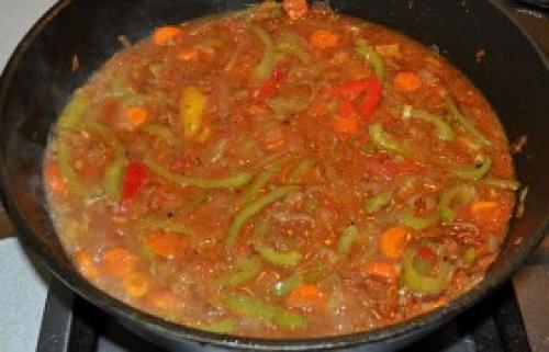 Говяжья печень с луком и помидорами. рецепт 885. Говяжья печень с помидорами, луком и сливками. 15